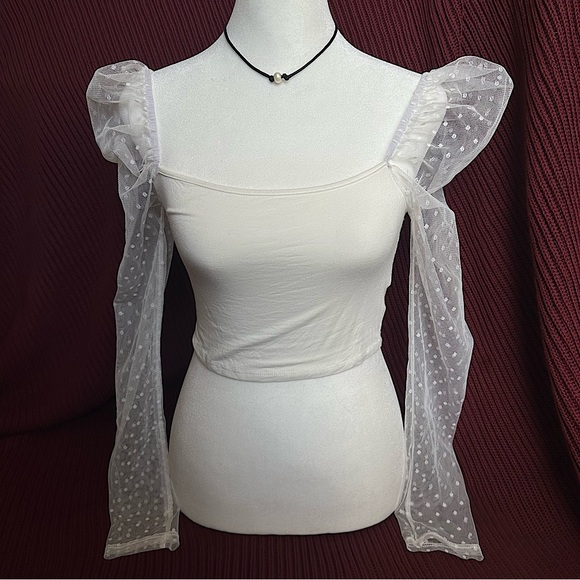 SHEIN Tops - Stretchy White Crop Top w/ Mesh Polka Dot Sleeves⚪️